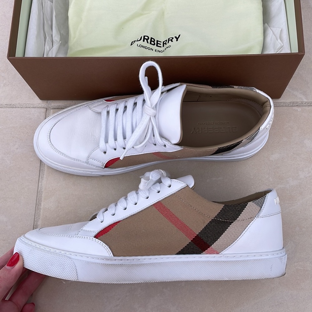 Size 40 Burberry Low Top Sneaker Optic White, original tags, box and duster bag